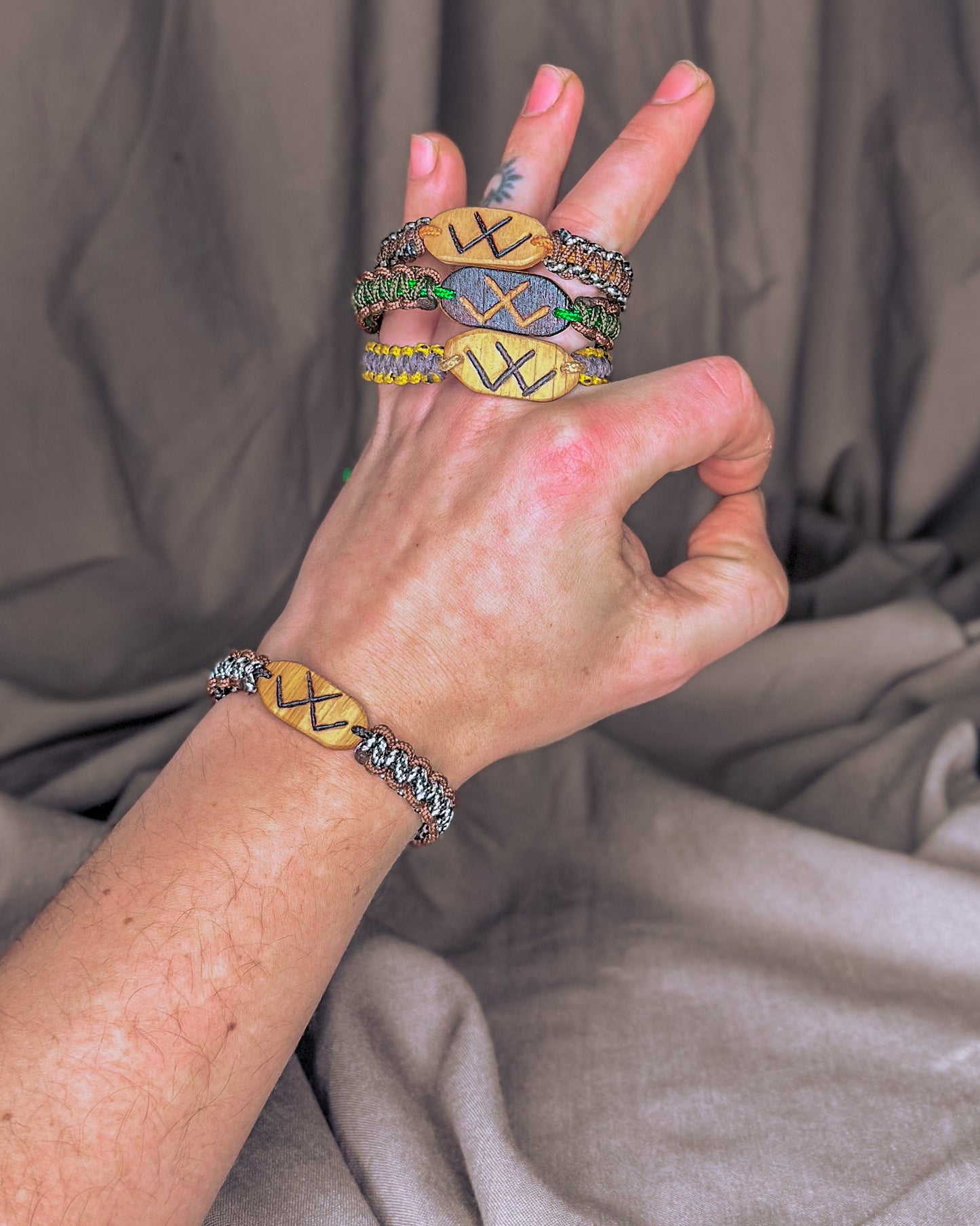 "Žirgeliai" Baltų apyrankė