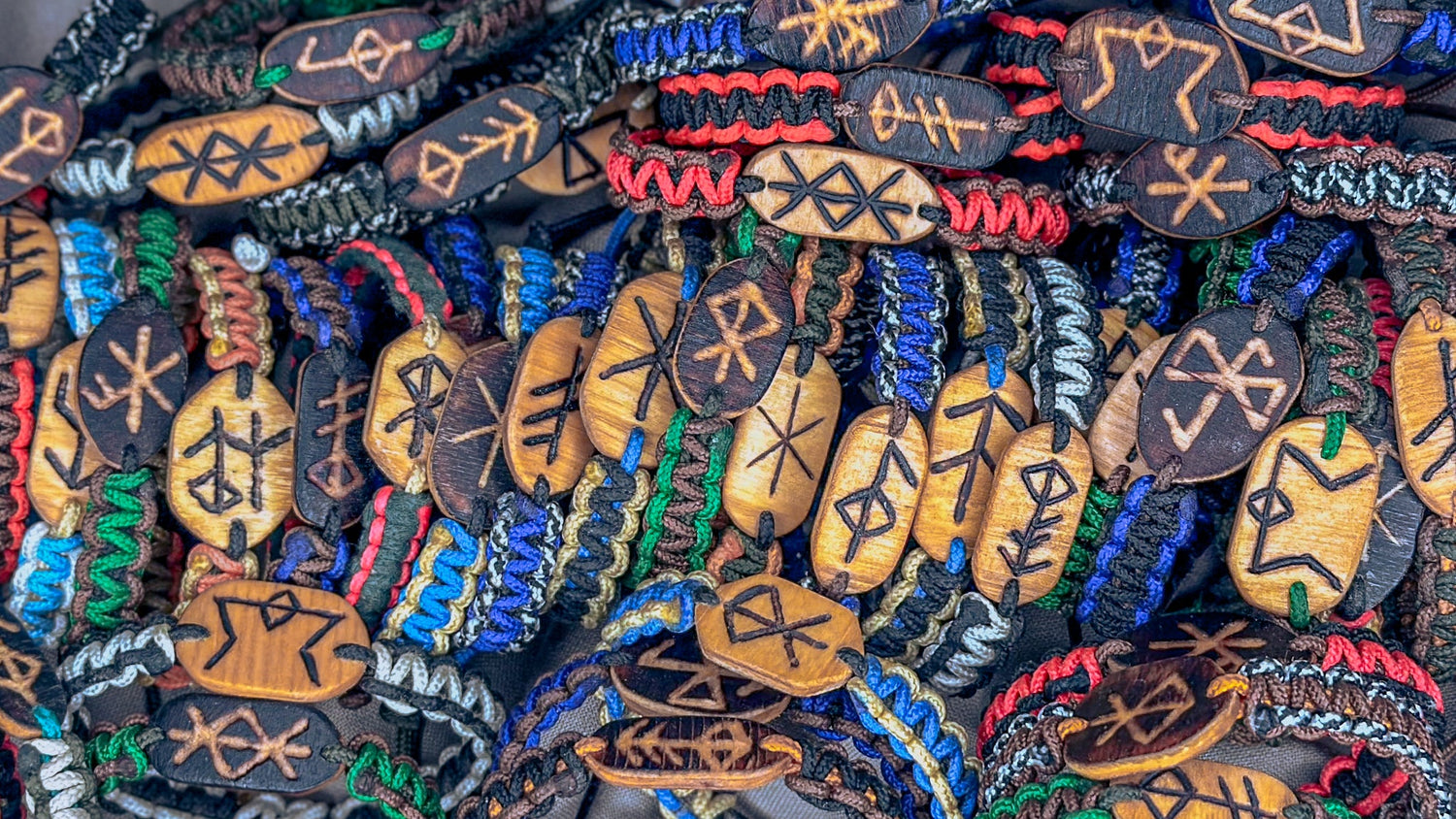 Vikingų runų apyrankės