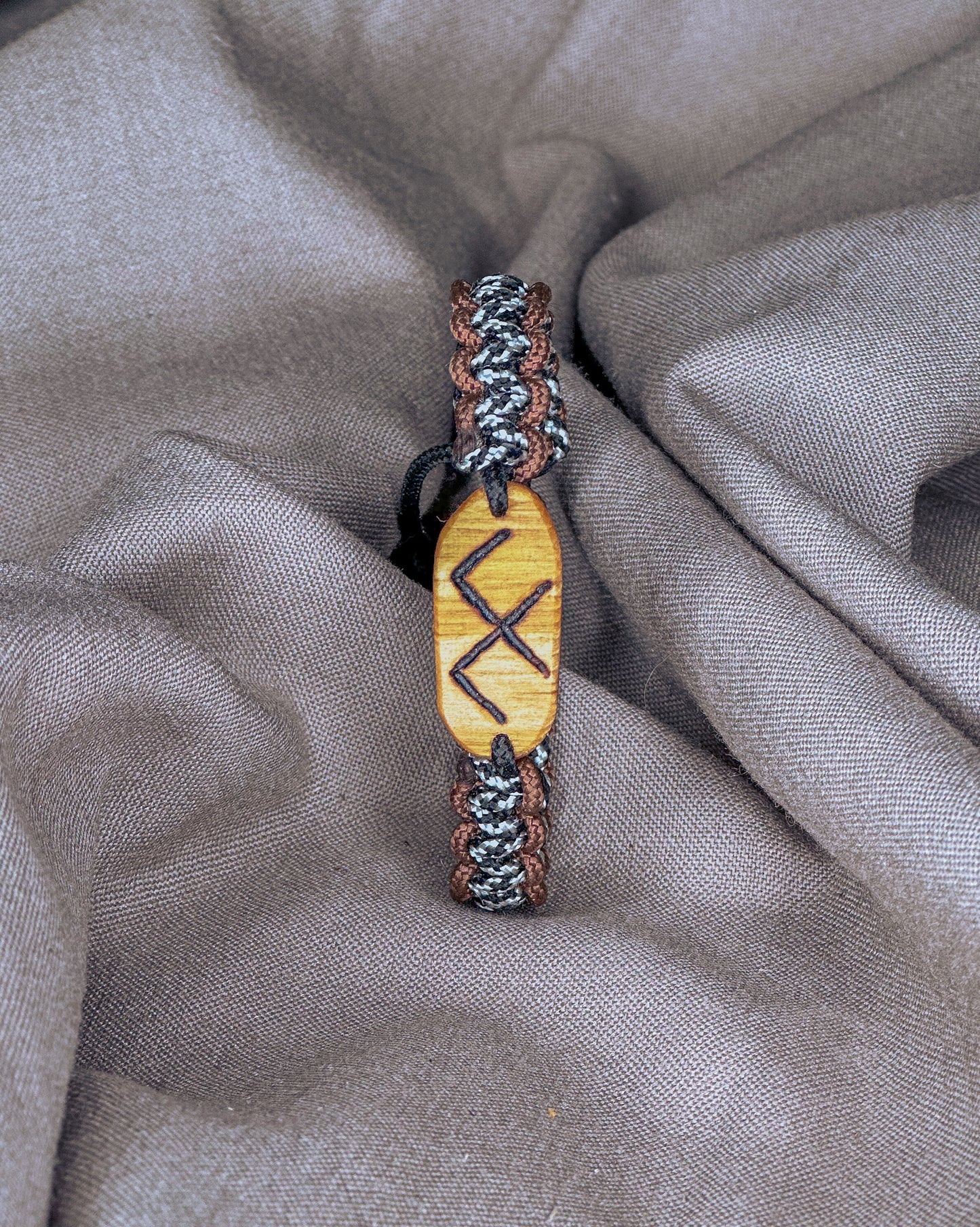 "Žirgeliai" Baltų apyrankė