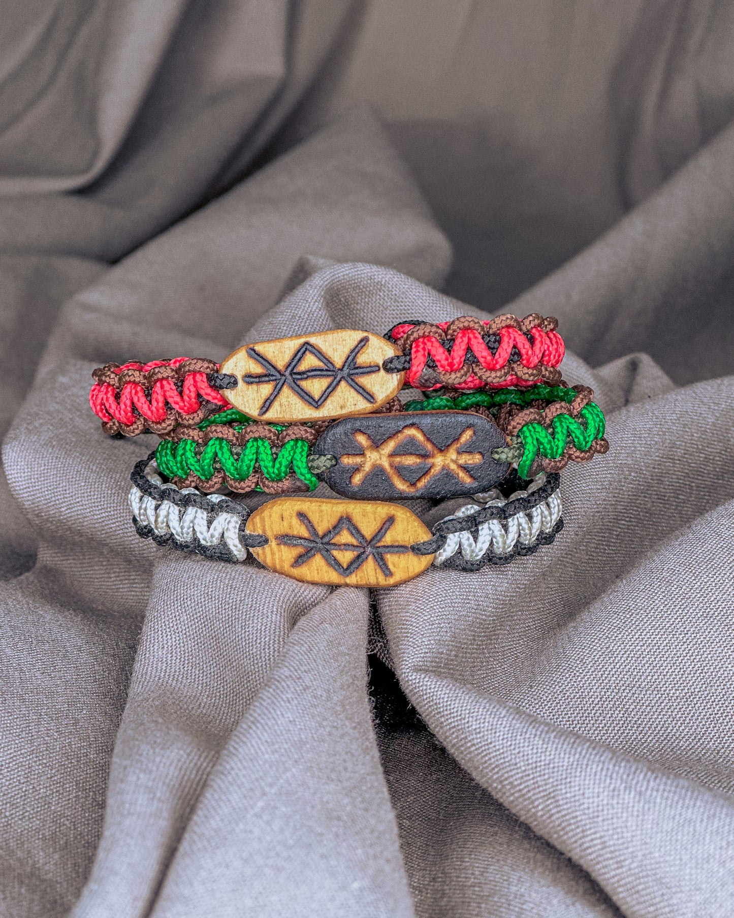 Apsaugos Vikingų runų apyrankė