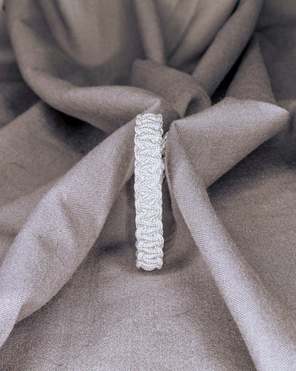 Vienspalvė apyrankė