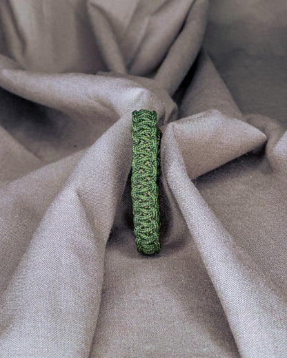 Vienspalvė apyrankė