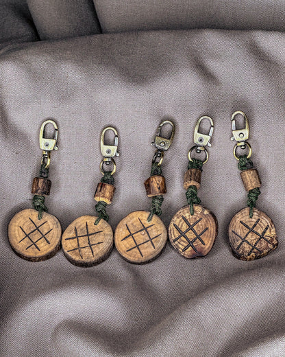 Baltų simbolių pakabukai