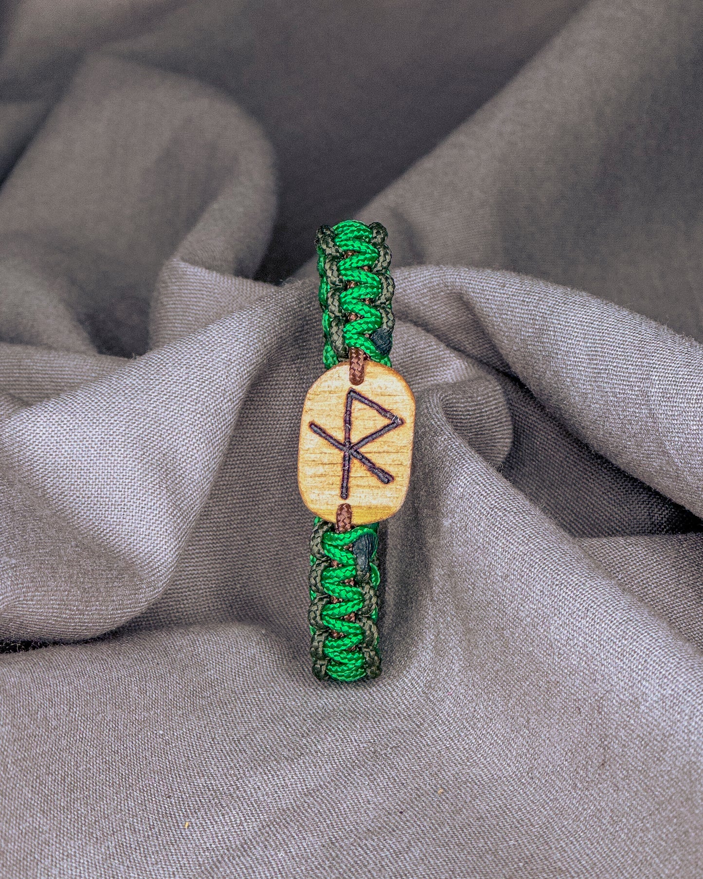 Kelionių Vikingų runų apyrankė