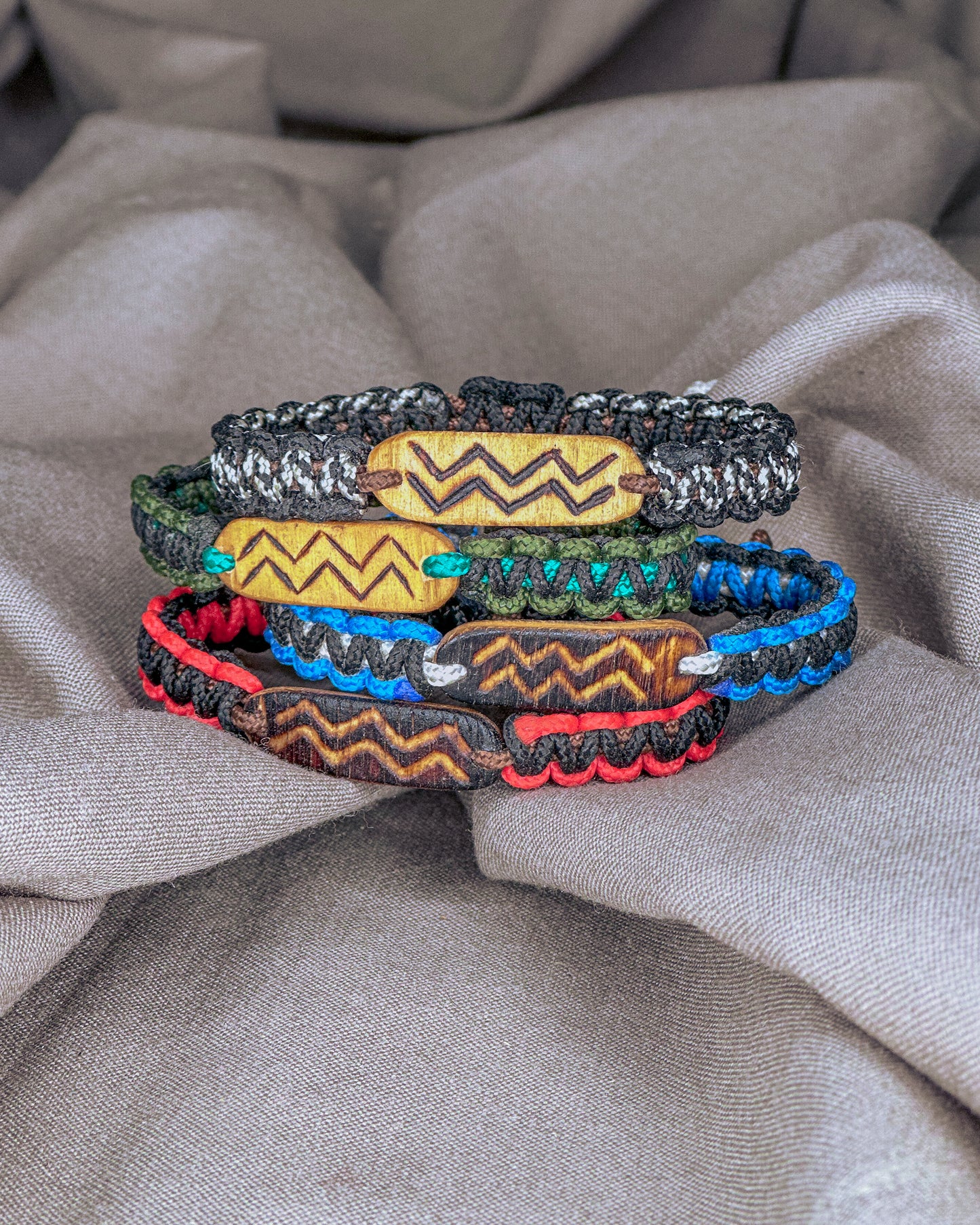 "Lankutė" Baltų apyrankė