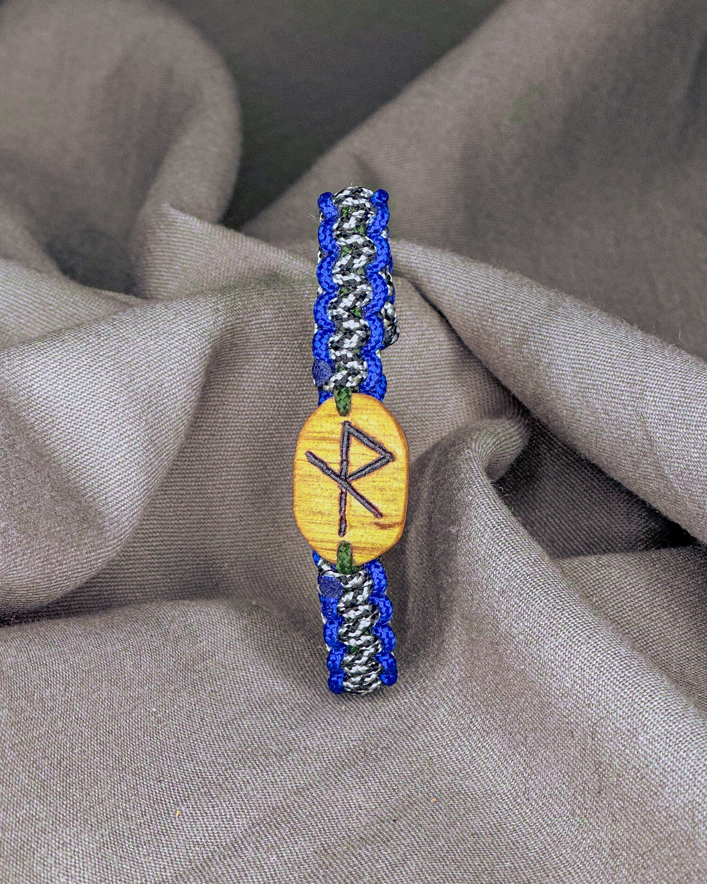 Kelionių Vikingų runų apyrankė