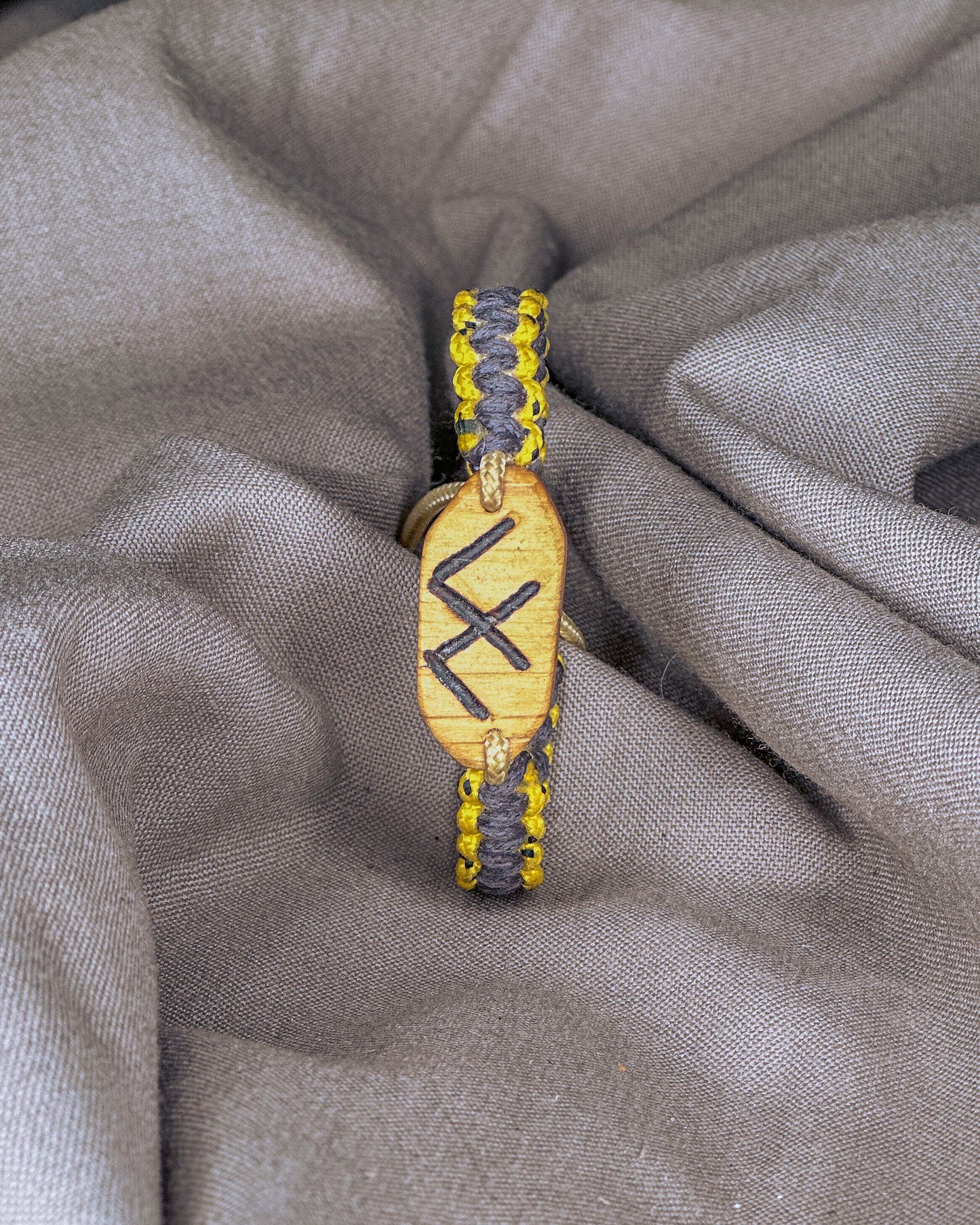 "Žirgeliai" Baltų apyrankė