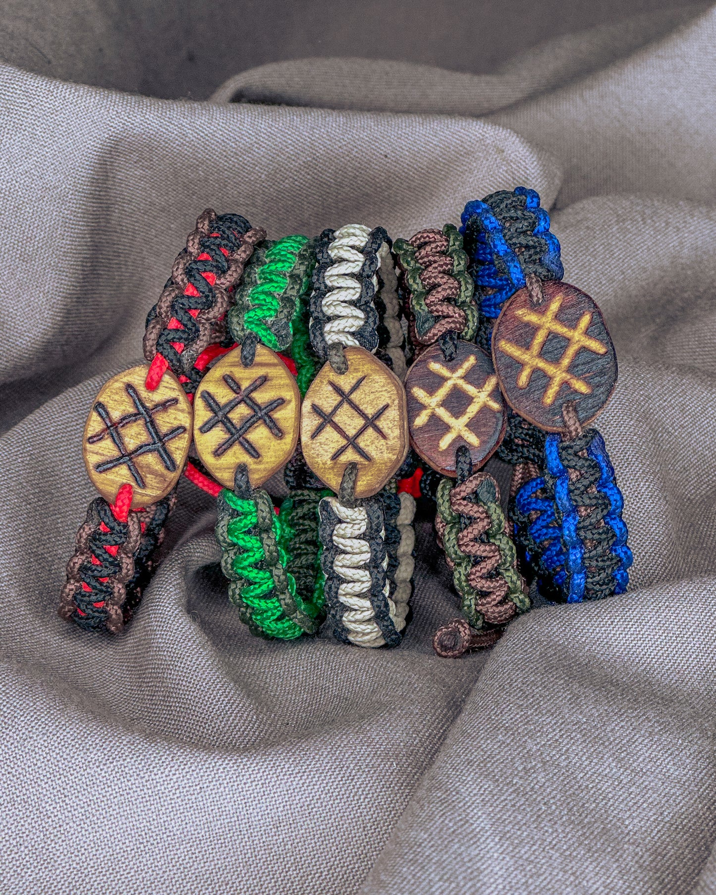 "Gyvybės medis" Baltų apyrankė