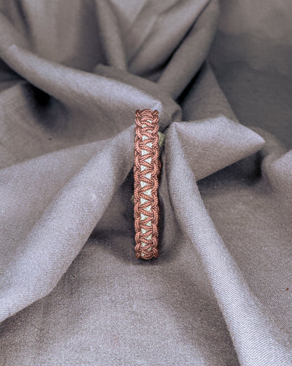 Vienspalvė apyrankė