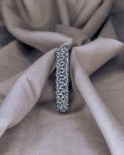 Vienspalvė apyrankė