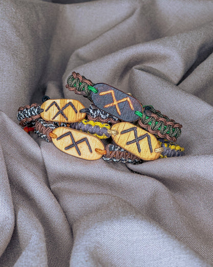 "Žirgeliai" Baltų apyrankė