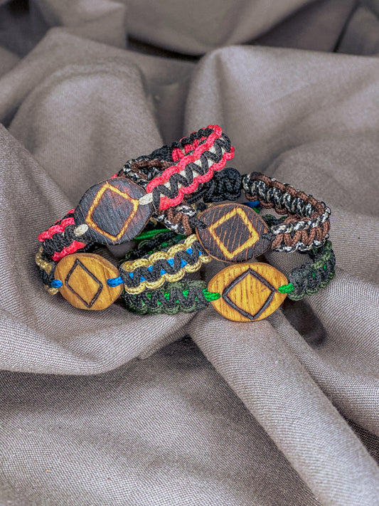 "Varnakis" Baltų apyrankė