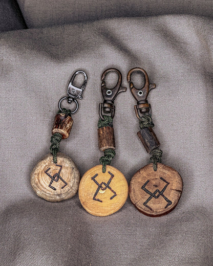 Baltų simbolių pakabukai