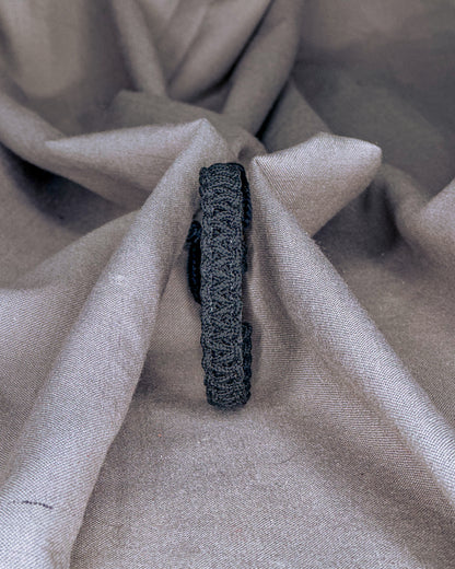 Vienspalvė apyrankė